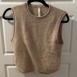 Arizia Babaton Sleeveless Beige Top